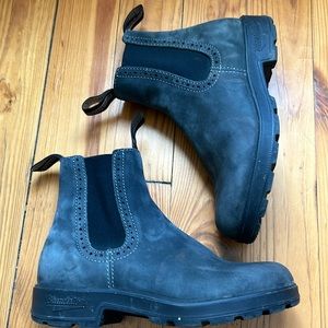 Blundstone (style 1630) chelsea boots size 4.5
